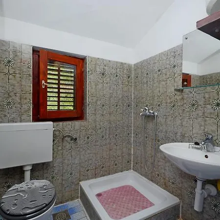 Antun Apartment Vrboska